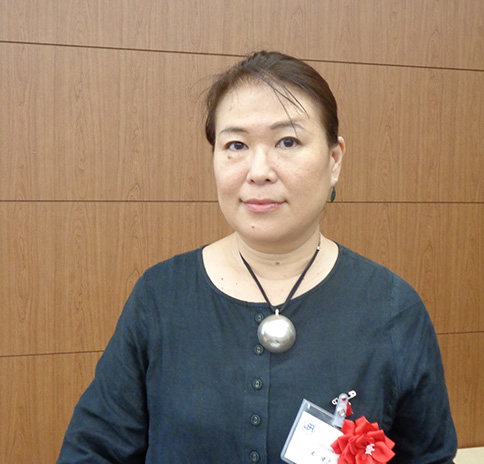 東優子